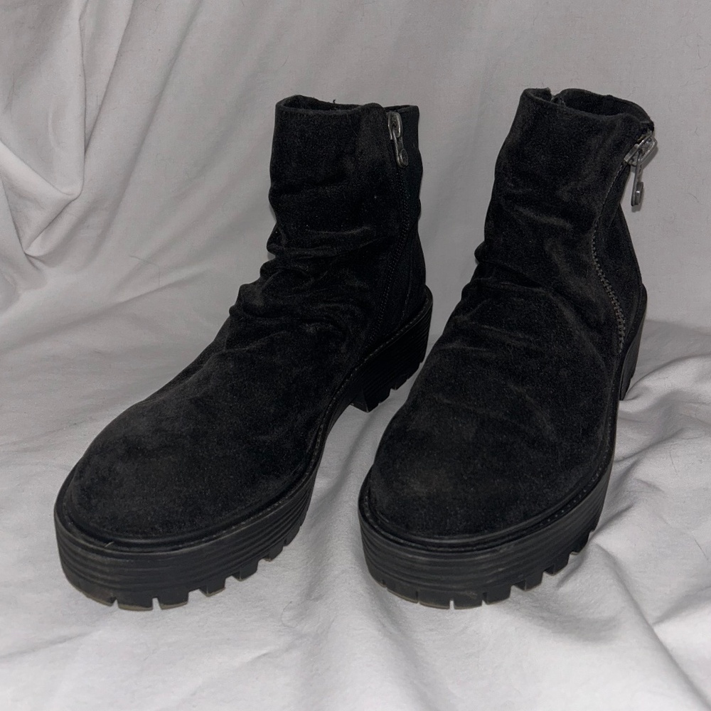 Women’s Suede Zip-Up Short Combat Boots | Size 8